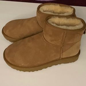 Ugg Women's Classic II Mini Boots